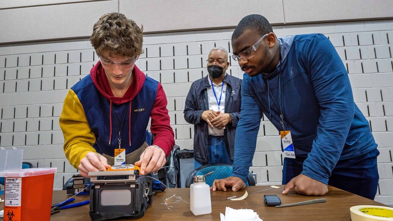 AWS brings free fiber-optic training to Ohio
