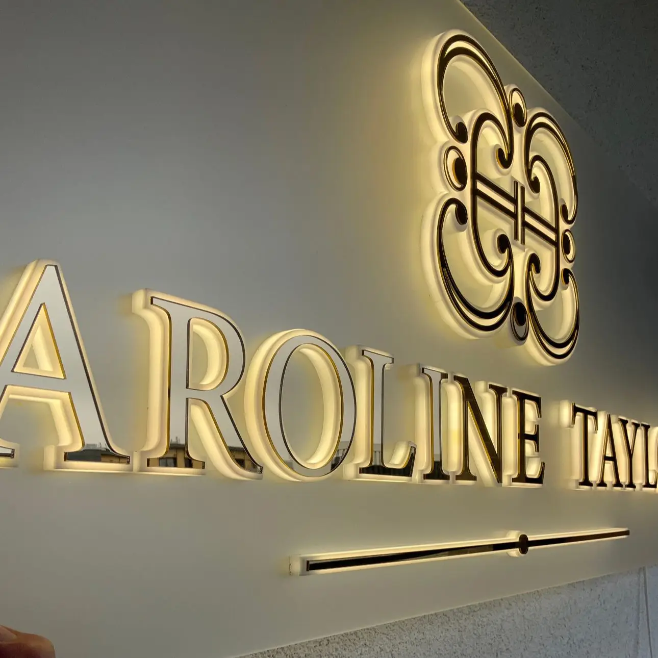 Personalized LED Logo Sign Beauty Salon Logo Outdoor Backlit Channel Letter Backlit Sign Board Acrylic Backlit Sign