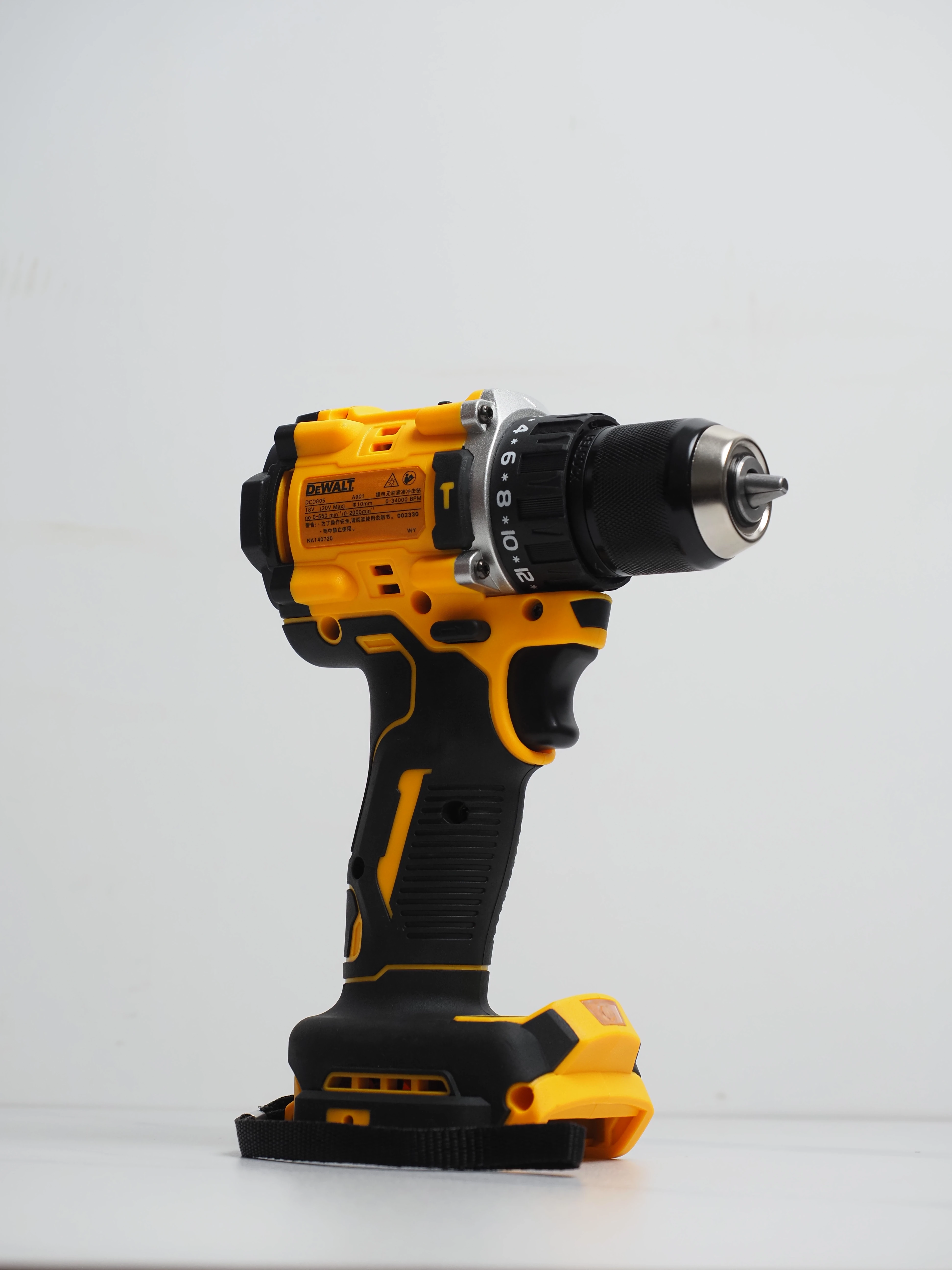 DEWALT Lithium Battery 20V Rechargeable Brushless Compact Electric Screwdriver Hand Drill Impact Drill DCD805-2
