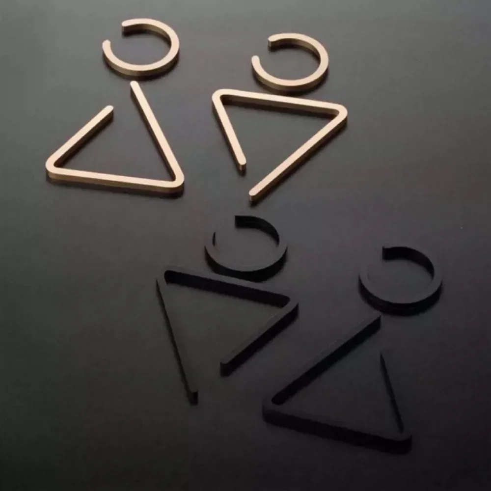RestroomEdgeStyle™ Luxury Acrylic Sign - Exquisite Craftsmanship - Clear & Stylish Signage for All Washrooms-2