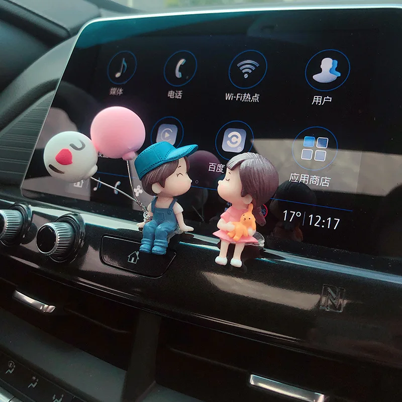 Cute Cartoon Couples Car Decoration Accessories Romantic Figurines Balloon Ornament Auto Interior Dashboard Accessories Gifts-3