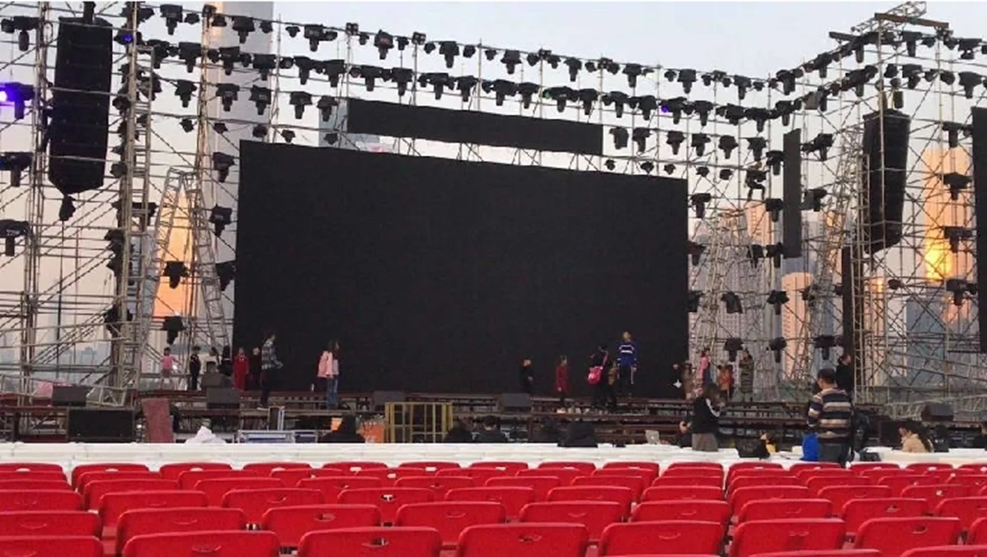 Outdoor P3.91 complete LED display screen, with high brightness and good refresh rate, suitable for stage performances-4