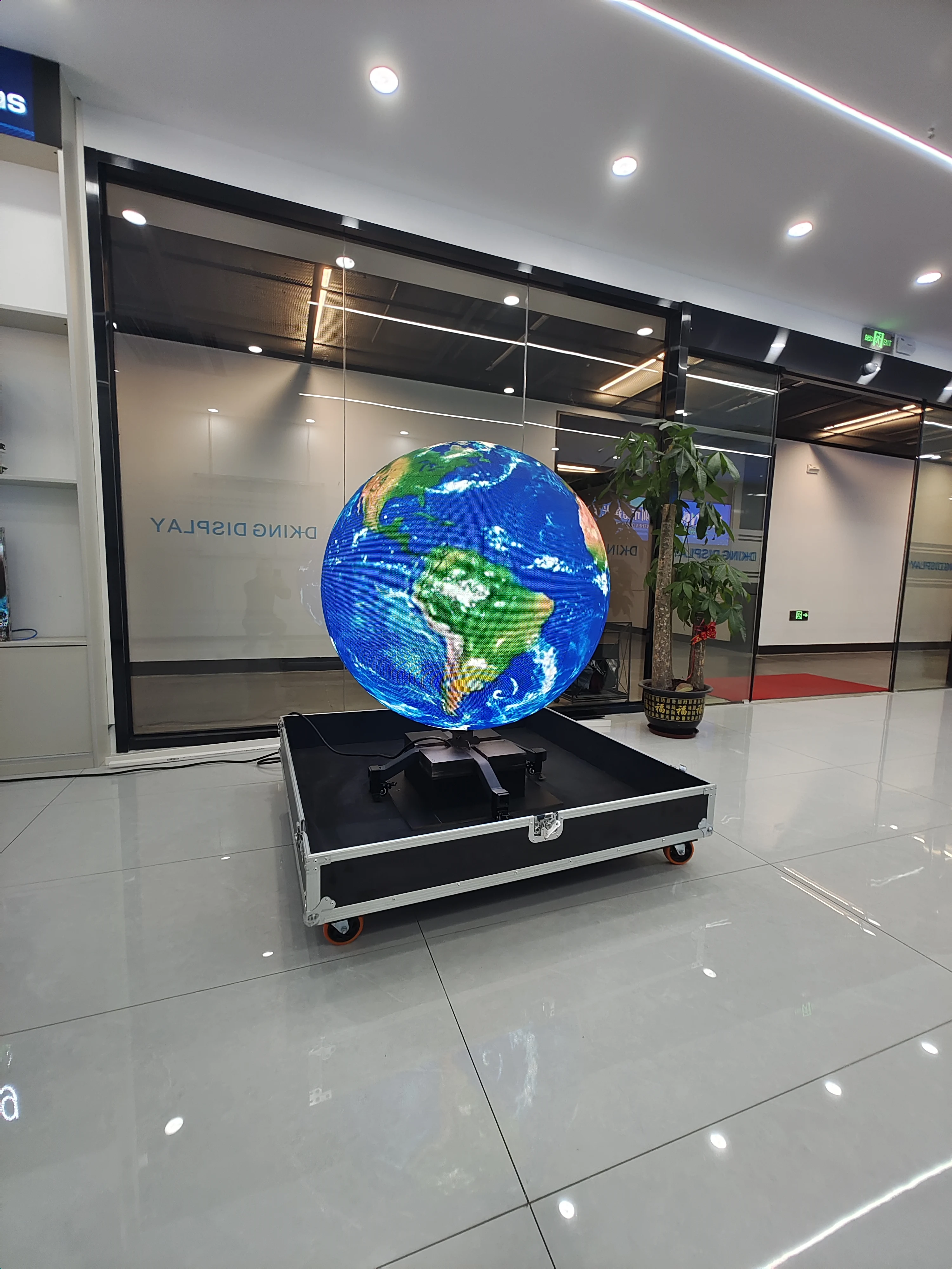 P2.5 Indoor 1-meter diameter spherical LED display screen, packaged in an air box and shipped worldwide-2